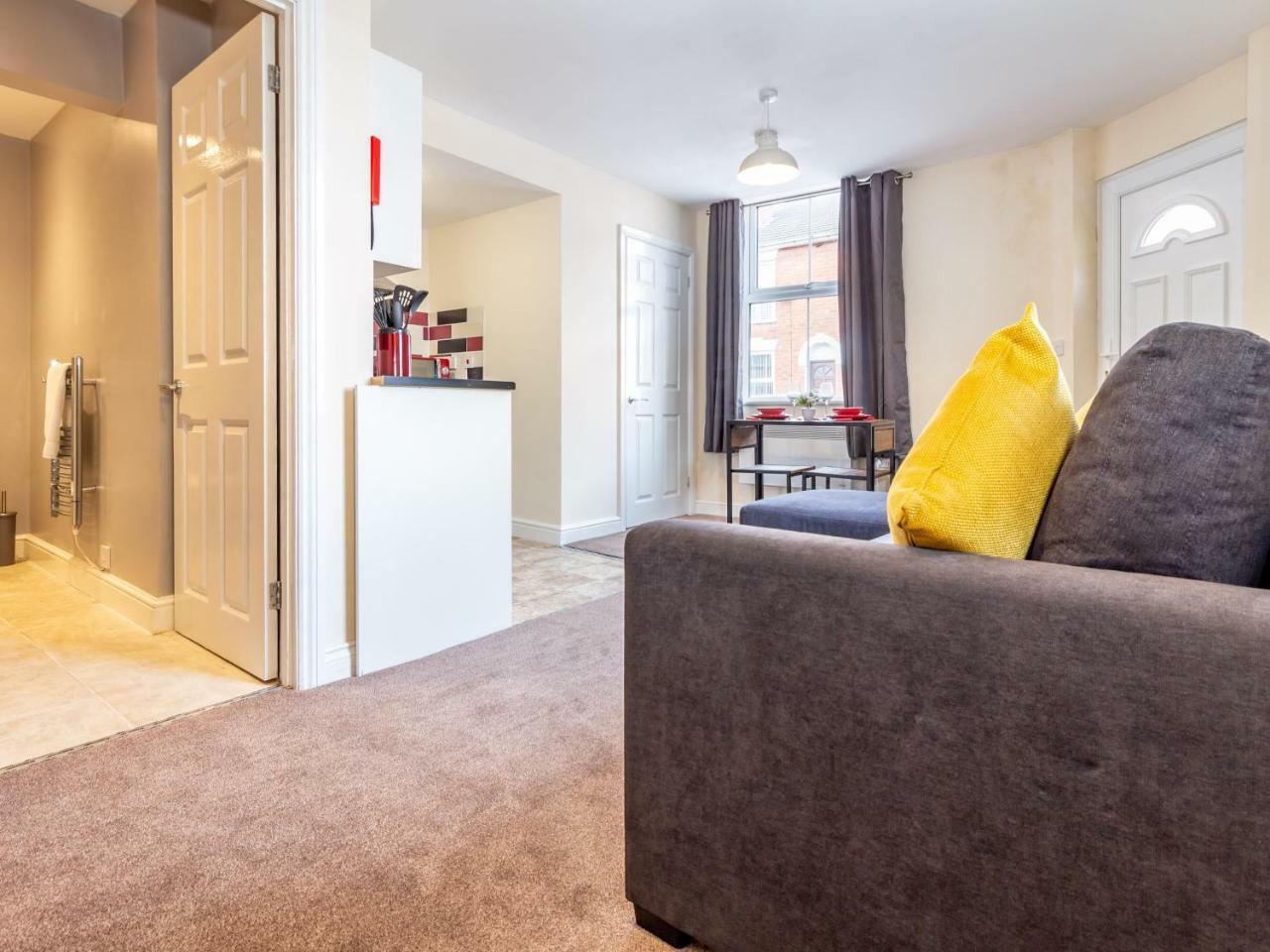 Northfield Street, Worcester City Centre - Guest Homes Exteriör bild