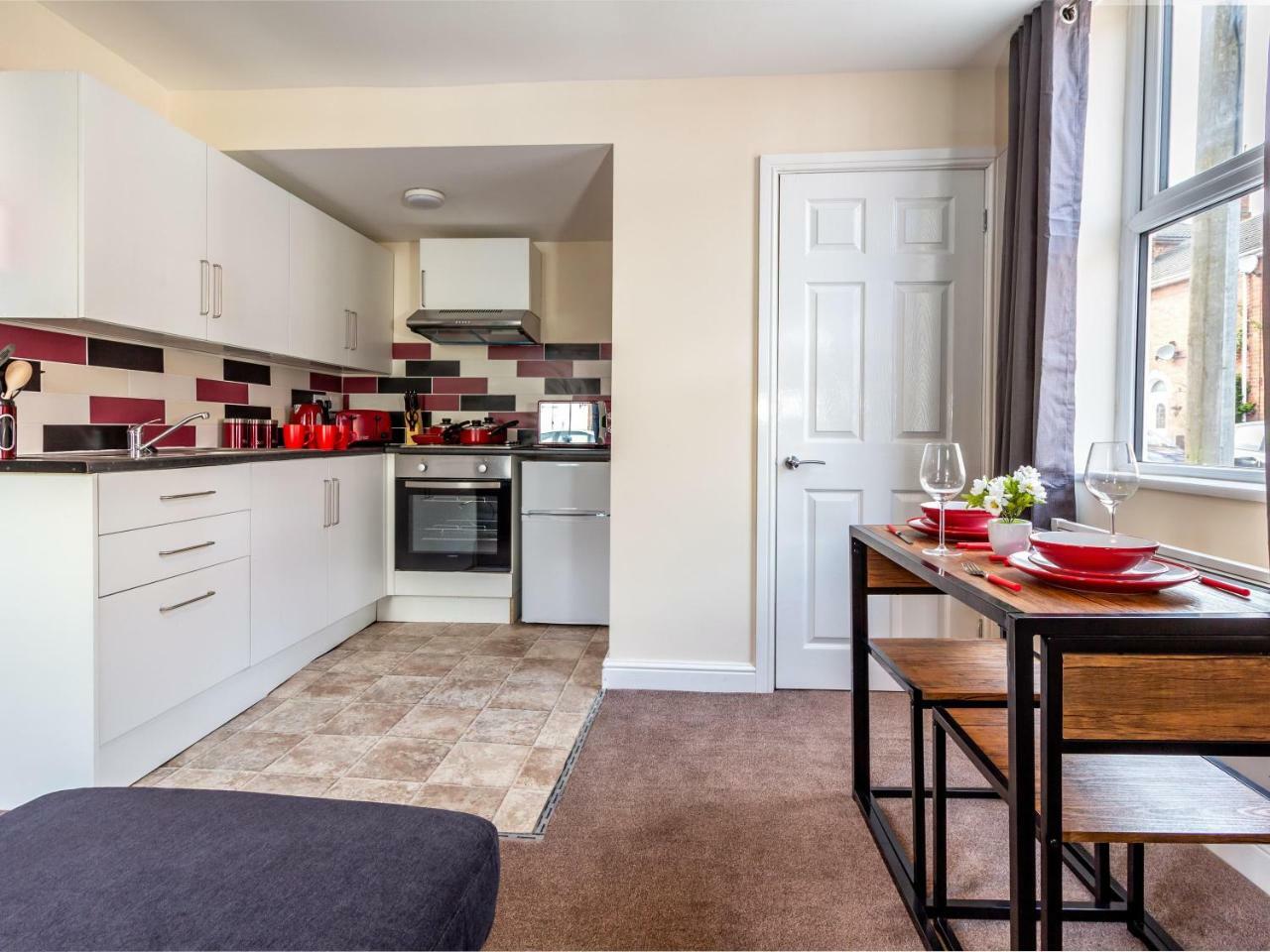 Northfield Street, Worcester City Centre - Guest Homes Exteriör bild