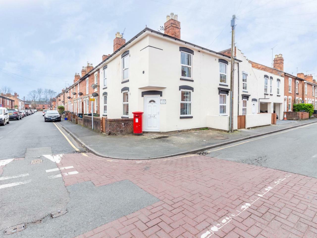 Northfield Street, Worcester City Centre - Guest Homes Exteriör bild